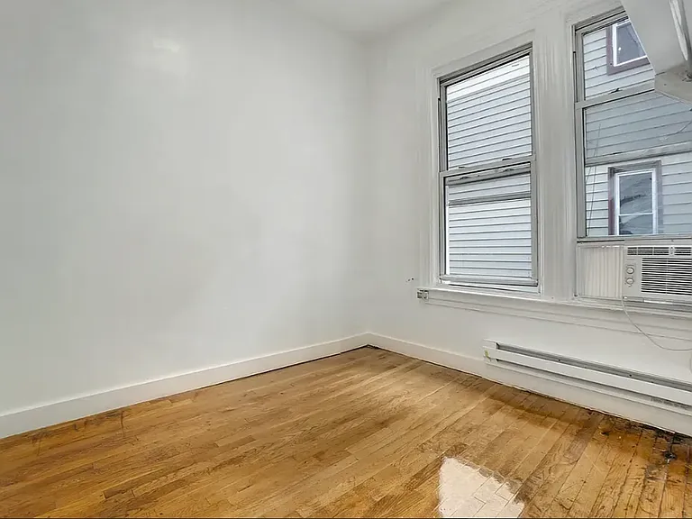 230 Leonard St #3F — Photo 4