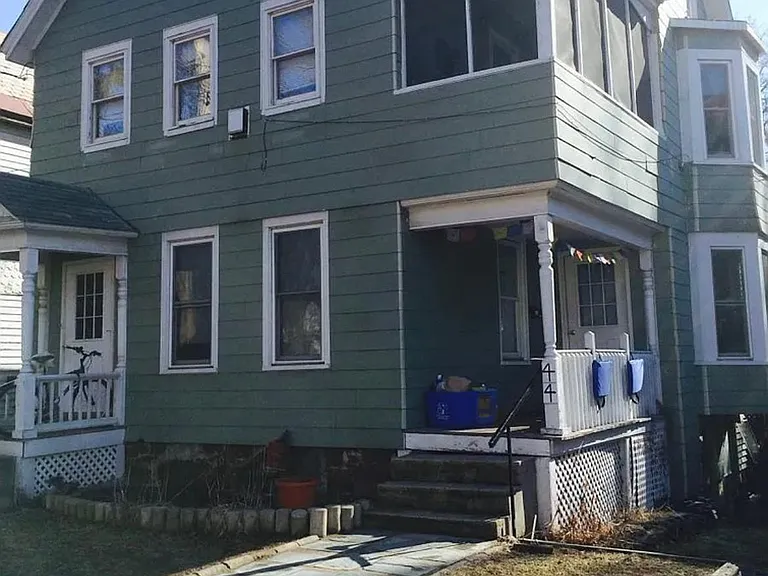 44 School St — Photo 1