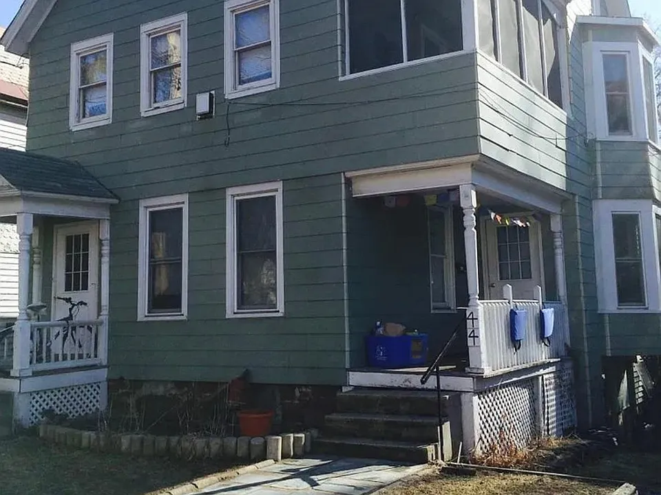 44 School St