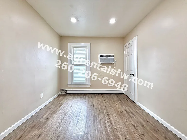 1829 Broadway — Photo 5