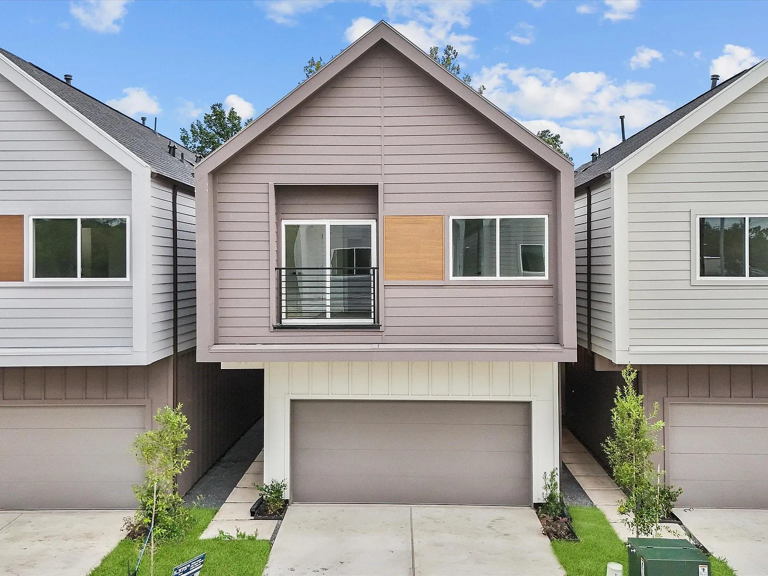 3 bed, 2.5 bath, 1820 sqft, $2,500 — Photo 3