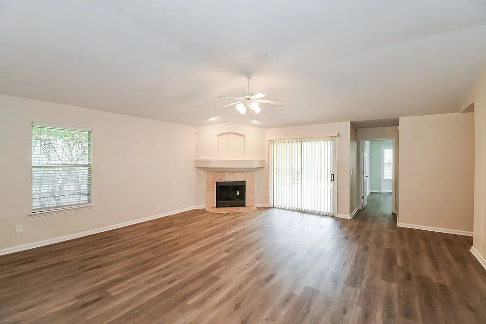 4 bed, 3.0 bath, 2112 sqft, $2,750 — Photo 4