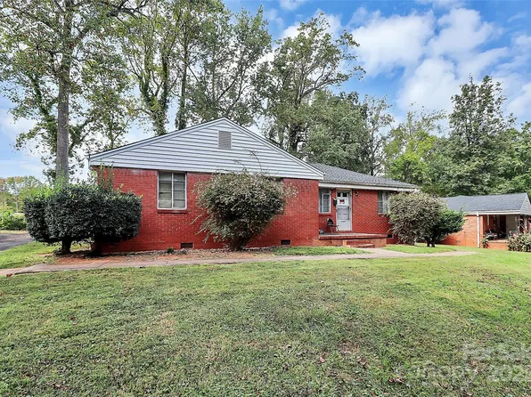 1916 Manteo Ct, Charlotte, NC 28208