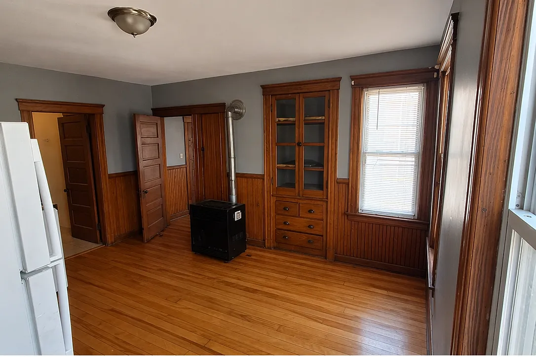 Kitchen - 97-99 Illinois St #2