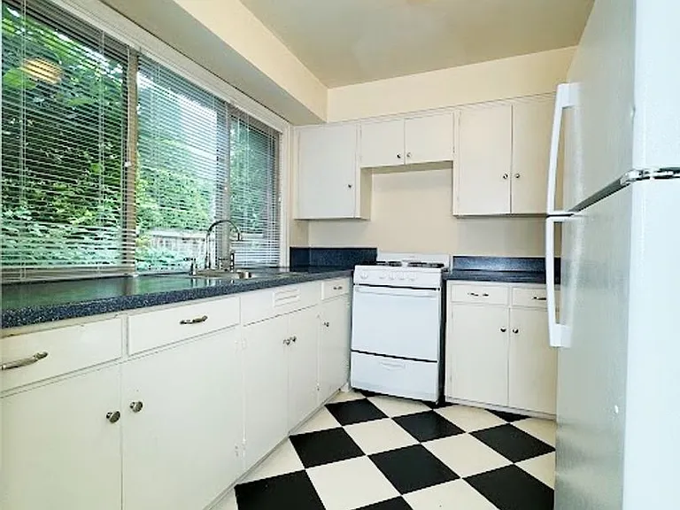 105 NE 61st Ave #1-21 — Photo 18