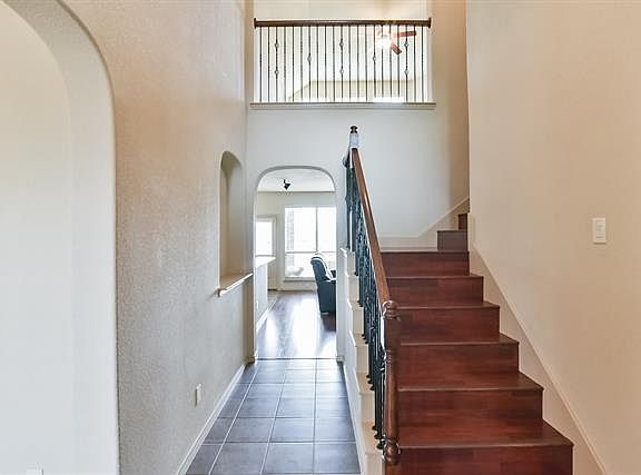 3rd image of 1264 Woodbine Cliff Dr