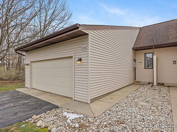 2nd image of 2650 Stonehaven Dr SW