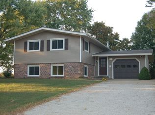 1219 Clover Hill Ln, Jefferson City, MO 65101