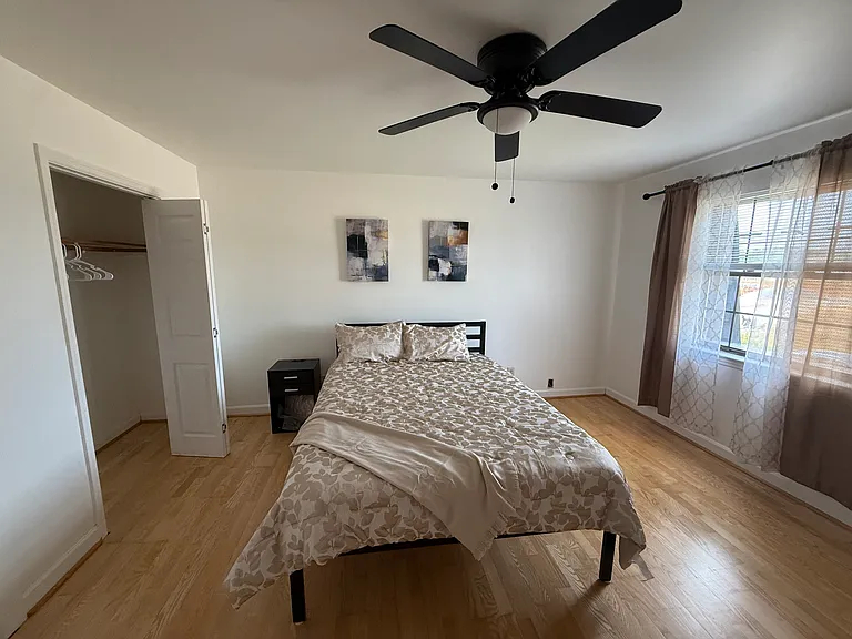 6004 Graston Ave — Photo 13