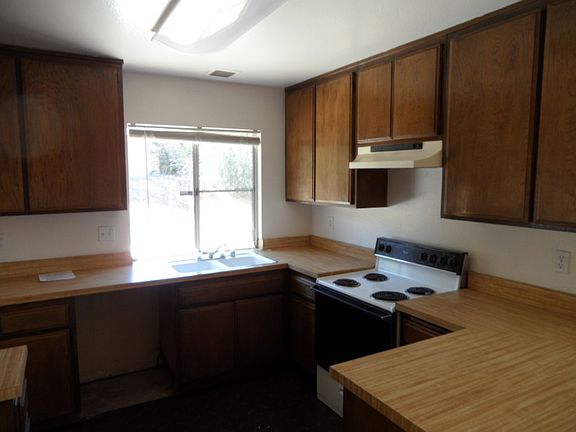 4th image of 10120 Orange St