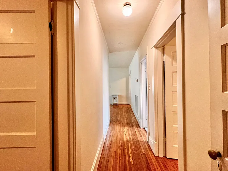 1901 Jefferson Park Ave — Photo 14