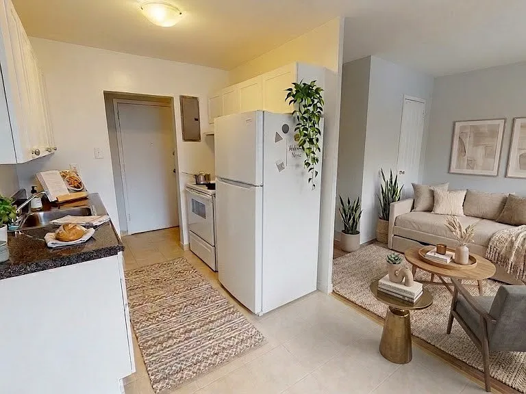 86 Oakville Ave #O — Photo 2