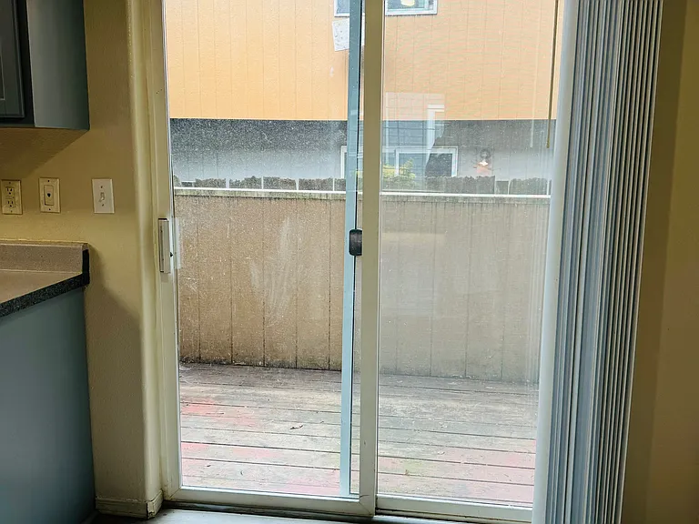 4556 NE 119th Ave #10 — Photo 8