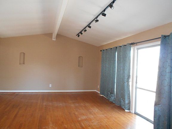 2nd image of 2505 Lisa Ln