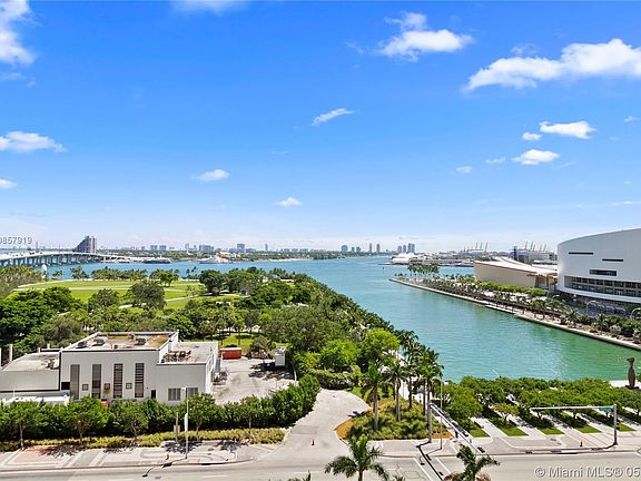 4th image of 900 Biscayne Blvd APT 1105