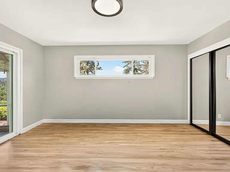 10420 Greenview Dr — Photo 23