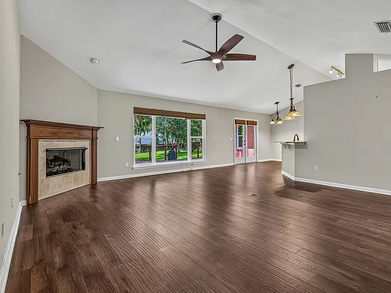 6326 Glasgow Dr — Photo 24