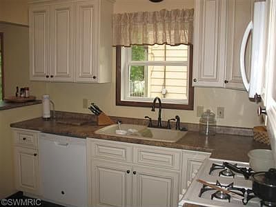 5th image of 2613 Miller Ave NW
