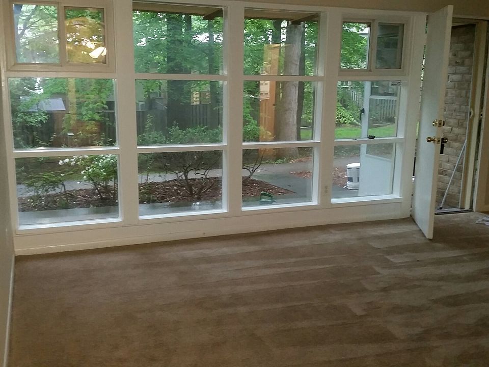 Living Room / Front Patio