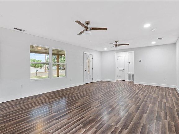 5th image of 803 N Ave E
