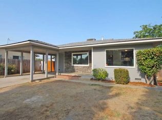 355 9th St, Orange Cove, CA 93646