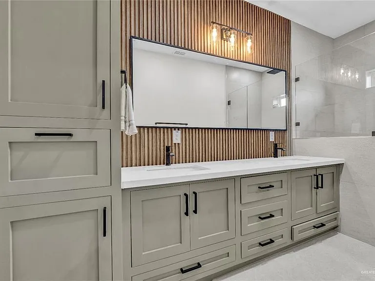 920 S Bicentennial Blvd — Photo 17