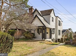 633 Georges Ln, Ardmore, PA 19003