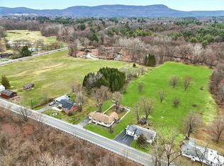 16 Pomeroy Meadow Rd, Easthampton, MA 01027