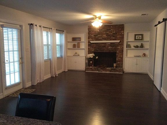 4th image of 465 Robin Hood Dr