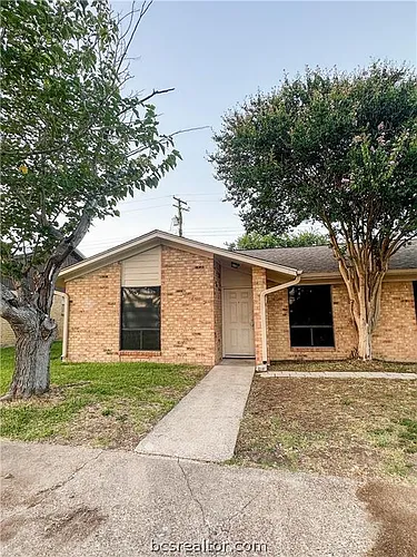 1809 Wilde Oak Cir #A Photo 1