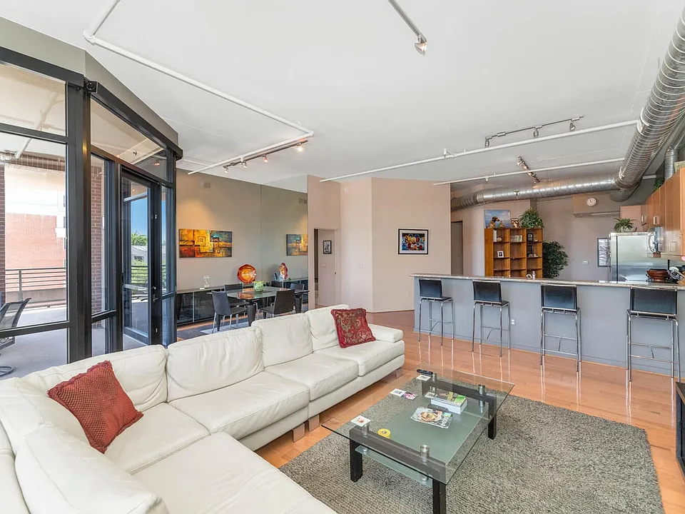 7301 E 3rd Ave #305