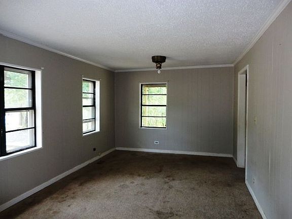 2nd image of 1650 Azelea Ln