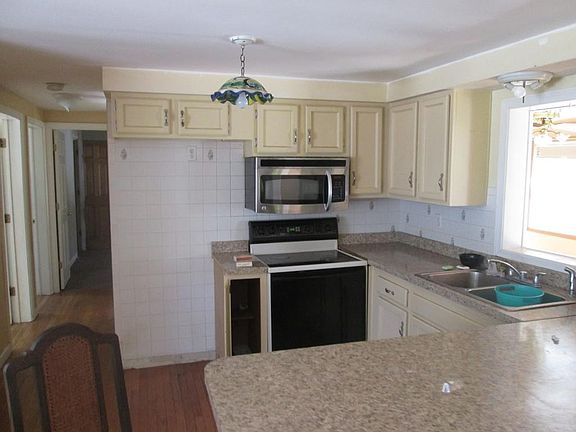 4th image of 30 Apthorp St
