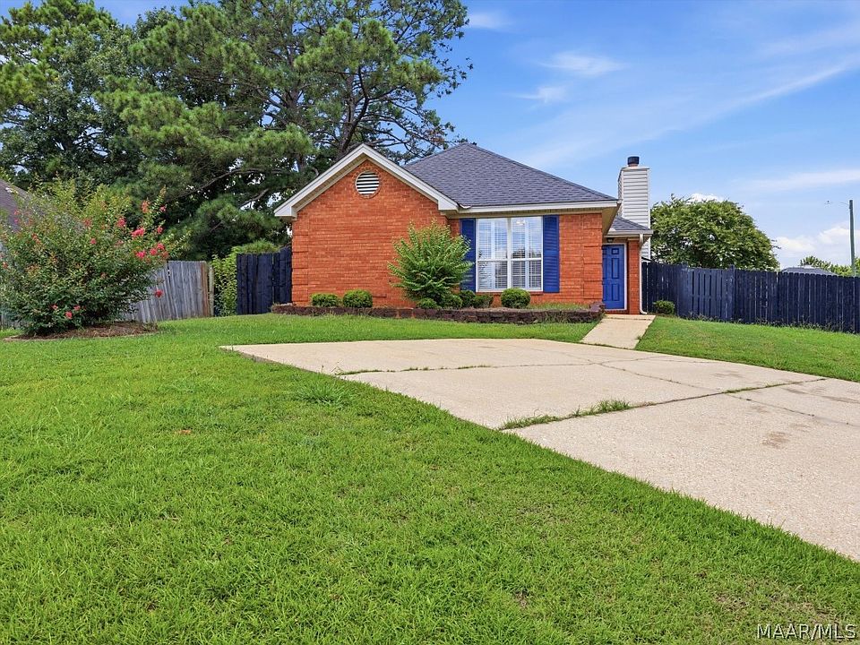 1st image of 8400 English Oak Loop