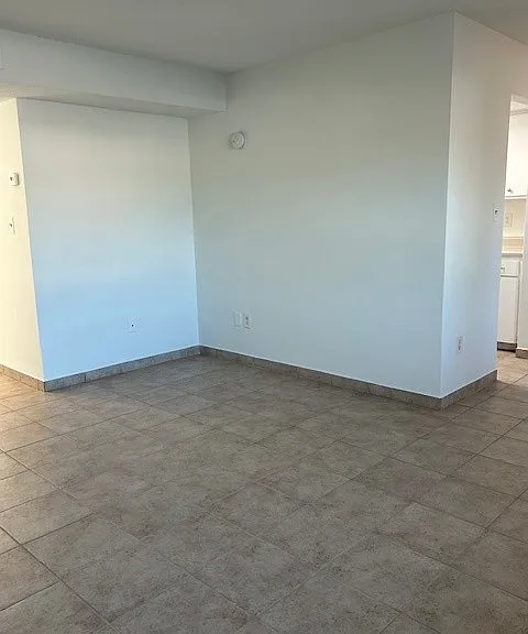 411 S Nimbus Ave #3 — Photo 9