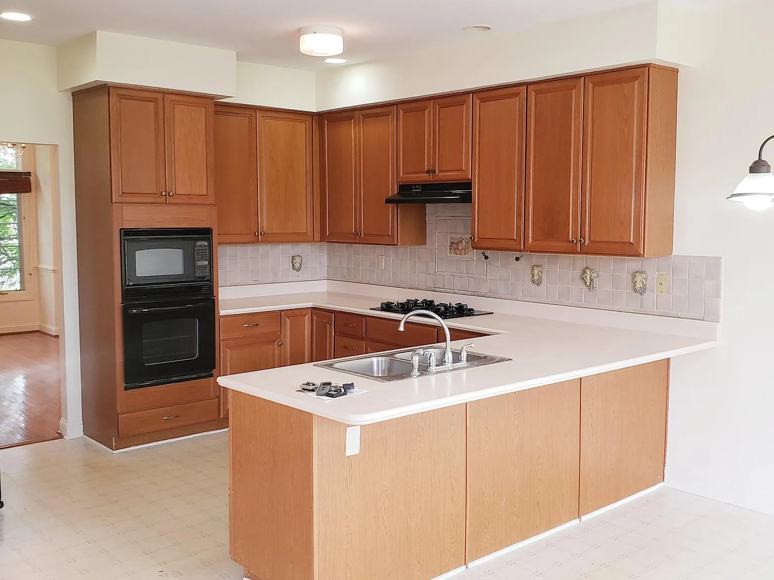 4 bed, 2.5 bath, 3206 sqft, $3,750 — Photo 4