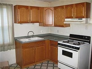 3rd image of 42 Huetter Ave