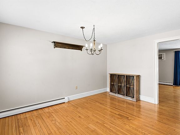 5th image of 153 Bayberry Hill Ln