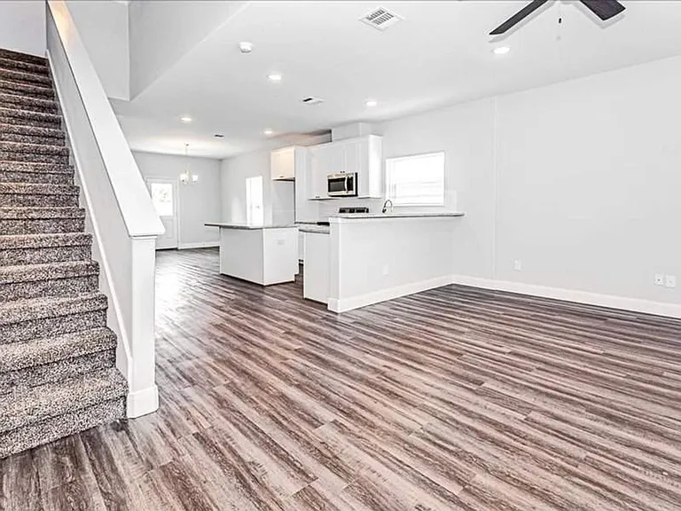 8214 Parker Rd. — Photo 7