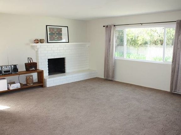 Living Room w/Fireplace