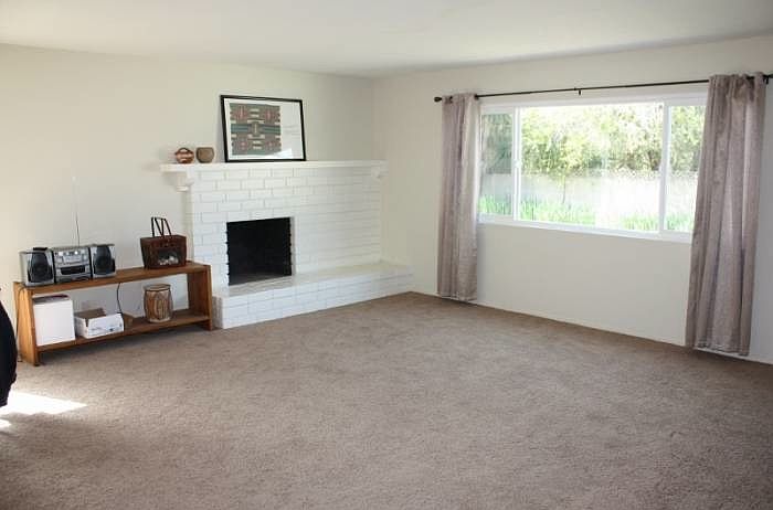 Living Room w/Fireplace