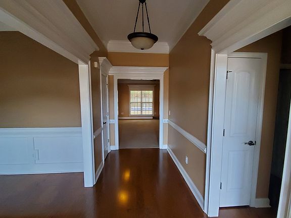 2nd image of 776 Sun Wood Dr