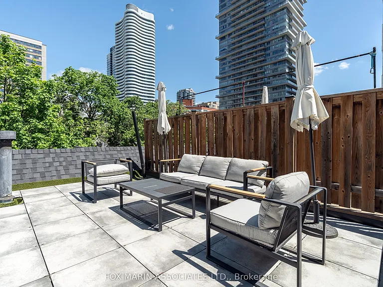 61 McGill St — Photo 34