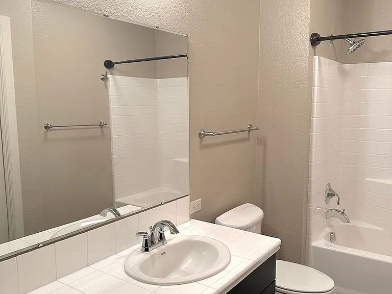 412 S 13th St #317 — Photo 24