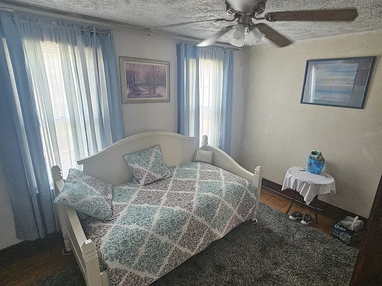 1237 Benton Ave — Photo 10