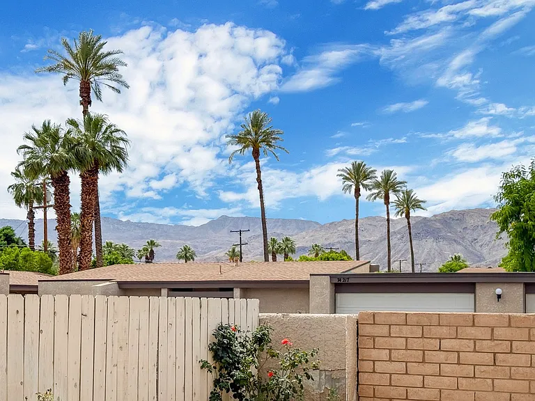 74237 Catalina Way — Photo 25