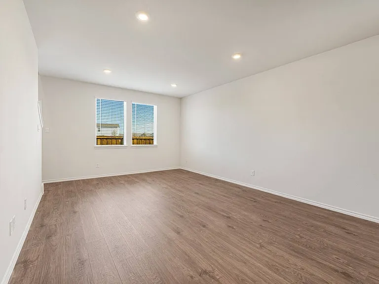308 Cedar Ct — Photo 11