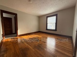 1327 S 14th St APT 3, Lincoln, NE 68502