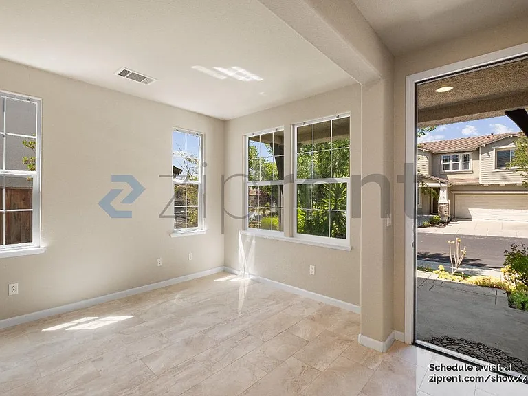 5023 Queensbury Way — Photo 6