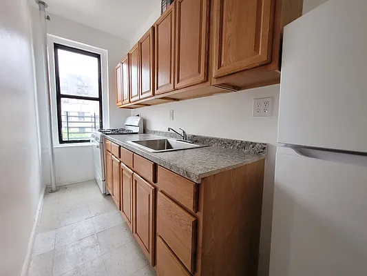 Rented by Bruma Realty LLC | media 3
